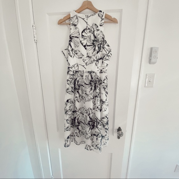 Love Bonito Teagan Embroidered Dress - Picture 5 of 5